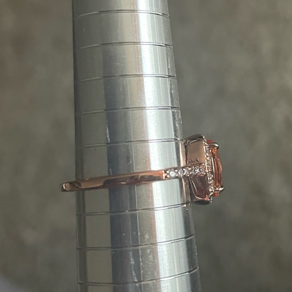 💛 2/$20 💛 Fragrant Jewels ring. Sz 8 - Picture 2 of 2